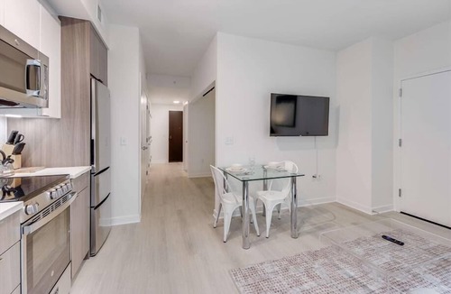 NoMa Hotel | Upscale 1BR Retreat in the Heart of Downtown DC | Near Museums & Exquisite Dining