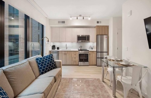 NoMa Hotel | Upscale 1BR Retreat in the Heart of Downtown DC | Near Museums & Exquisite Dining