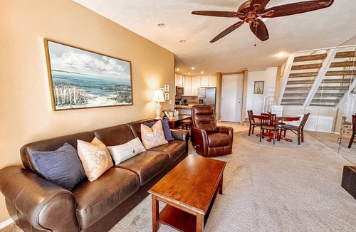 Townsite Condo | Upscale 2 Story Penthouse- Beautiful Tropical garden and ocean views - G322 North Coast Village