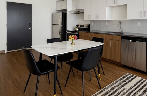 Birmingham Apartment | Upscale 2BR Apt | Rooftop Deck + Fitness U14
