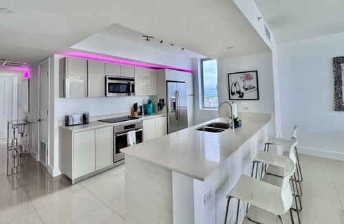 Hallandale Beach Condo | Upscale 3-BR Condo in Beachwalk Resort, Miami Luxury