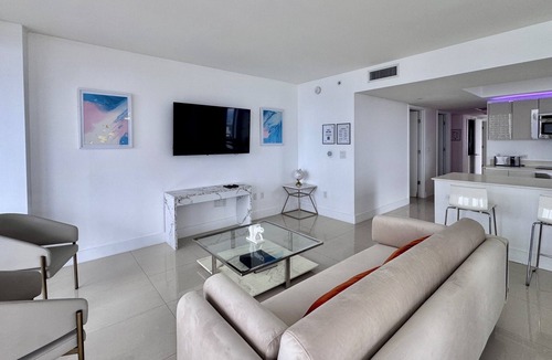 Hallandale Beach Condo | Upscale 3-BR Condo in Beachwalk Resort, Miami Luxury