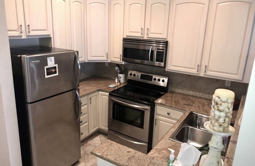 Pensacola Beach Condo | UPSCALE 3 BR unit with OCEANFRONT views from each room- sleeps 9 comfortably