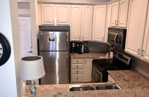 Pensacola Beach Condo | UPSCALE 3 BR unit with OCEANFRONT views from each room- sleeps 9 comfortably