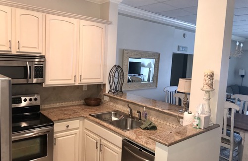Pensacola Beach Condo | UPSCALE 3 BR unit with OCEANFRONT views from each room- sleeps 9 comfortably
