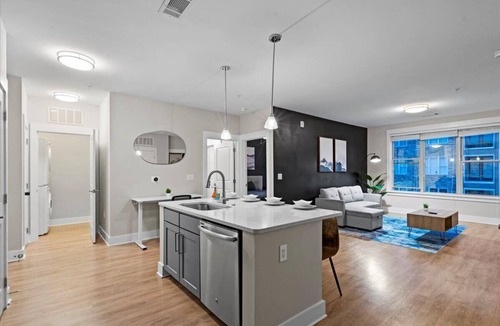 Charlotte Apartment | Upscale 3BR Suite Mins Uptown Charlotte