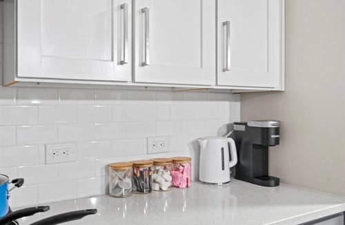 Charlotte Apartment | Upscale 3BR Suite Mins Uptown Charlotte