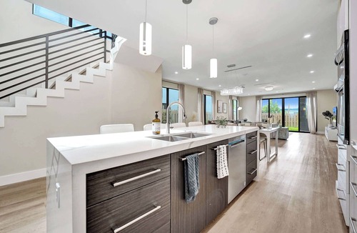 Lake Ridge House | Upscale 4 BDRM Retreat - Mins to Las Olas & Beach