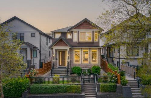 Renfrew-Collingwood House | Upscale 4BR Vancouver