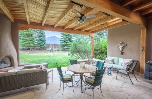 El Prado House | Upscale Adobe home on 2 acres, 20 min to Taos Ski Valley, Mtn Views, Birding