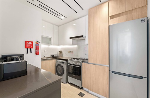 Jumeirah Lake Towers Apartment | Upscale and Chic 1BR with Canal Views, Pool & Gym