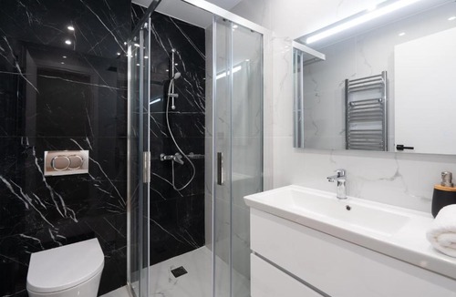 Chalandri Apartment | Upscale Apartment in Chalandri with Large Terrace