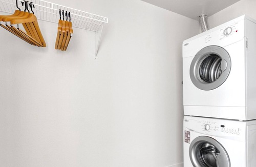 West Woodland Apartment | Upscale Ballard 2BR w/ BBQ, Lounge & W/D, onsite retail, by Blueground