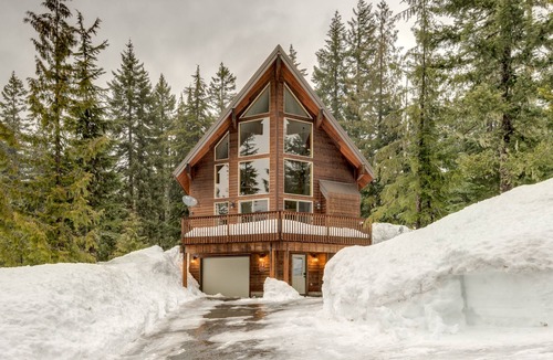 Government Camp House | Upscale Chalet with hot tub- walk to everything! No hidden/cleaning fees.