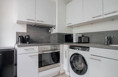 West Berlin Centre Apartment | Upscale Charlottenburg 1BR, Fully Furnished & Equipped, by Blueground