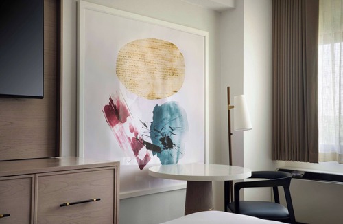 White Plains Hotel | Upscale City Comfort in Prime White Plains Location | 4 Units