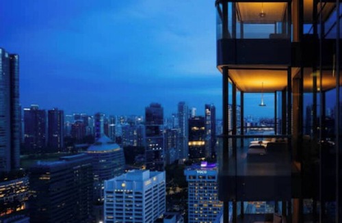 Orchard Hotel | Upscale Clean Tech Hotel Club King w Balcony Next to Famous Orchard Rd