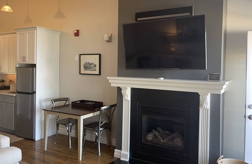 Watch Hill Condo | Upscale Condo in historic Watch Hill across from Naragansett Bay