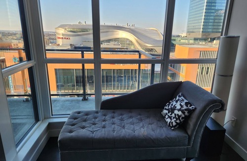 Downtown Edmonton Condo | Upscale condo in ❤ Ice district.Same day bookings possible/confirm availability