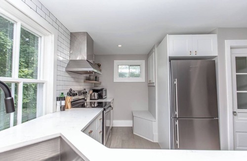 Old Town Historic District House | UPSCALE DOWNTOWN CHARM BY SHAW HIGH QUALITY BEDS