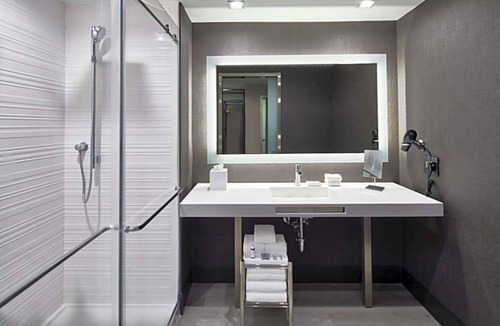 Durham Hotel | Upscale Durham Hotel Stay Minutes from Duke University and Downtown Attractions