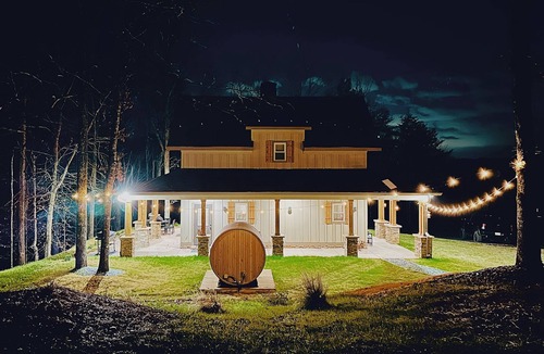 Gainesville Cottage | Upscale Equestrian Farm Cottage with Sauna