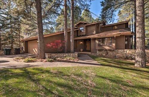 Flagstaff House | Upscale Flagstaff Country Club Home w/Mtn Views!