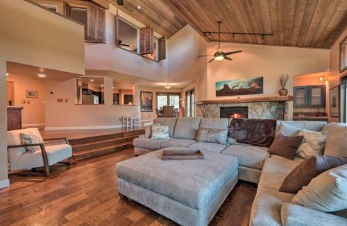 Flagstaff House | Upscale Flagstaff Country Club Home w/Mtn Views!