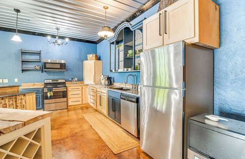 Houston House | Upscale Getaway on Smith Lake w/Boat Dock