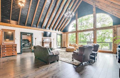 Houston House | Upscale Getaway on Smith Lake w/Boat Dock
