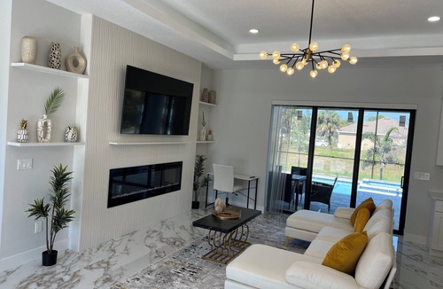 Pine Valley House | Upscale Getaway