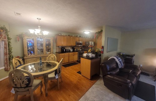 South View House | Upscale Home Quiet Area with Hot Tub Near Hope Mills Lake