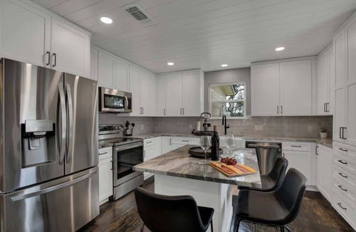 Dripping Springs House | Upscale Home With Pool and Firepit - Close to Mercer St!