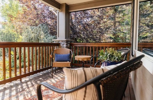 Boyd Acres House | Upscale home with hot tub & backyard oasis!