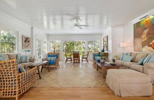 Lanikai House | Upscale Kailua Getaway: Steps to Swim Beach!