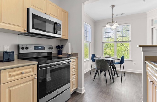 Cary Apartment | Upscale King 2BR Suite Downtown Raleigh