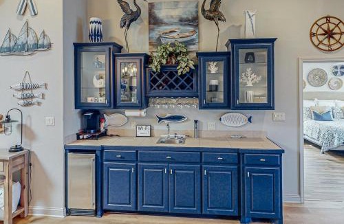 Lake Hamilton Apartment | Upscale Lakefront Retreat: Private Dock, Jetted Tub & Lake Hamilton Views