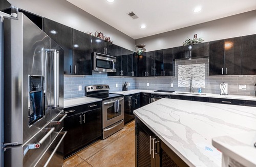 Third Ward Condo | Upscale Loft Walking Distance to Bank Of America Stadium