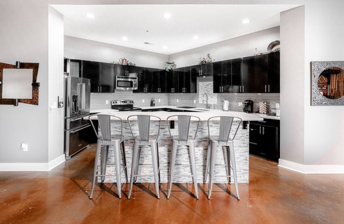 Third Ward Condo | Upscale Loft Walking Distance to Bank Of America Stadium