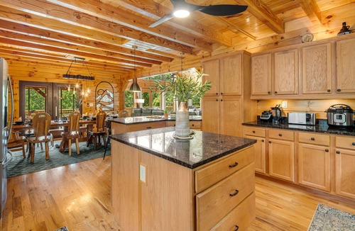 Black Mountain Cabin | Upscale Log Cabin PROMO! Hot Tub, Sauna, Theater+