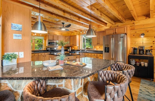 Black Mountain Cabin | Upscale Log Cabin PROMO! Hot Tub, Sauna, Theater+