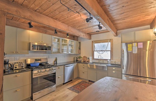 Green Mountains Cabin | Upscale Montgomery Cabin, Near Jay Peak Resort!