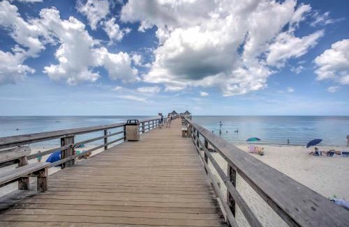 Old Naples House | Upscale Naples Condo w/Pool Access: Walk to Pier!
