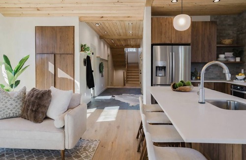 Old Fort House | Upscale Newly Constructed Trailside Cabin Near Asheville