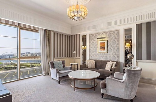 Sheikh Zayed Road Hotel | Upscale Palace Life: 1-BR Diplomat Suite in Luxurious Dubai Central