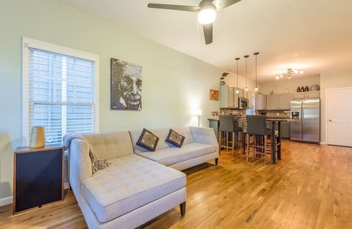 Summerhill House | 🌞 Upscale Quiet Downtown Home 🌞