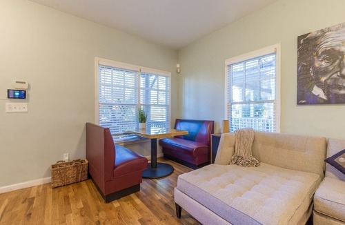 Summerhill House | 🌞 Upscale Quiet Downtown Home 🌞