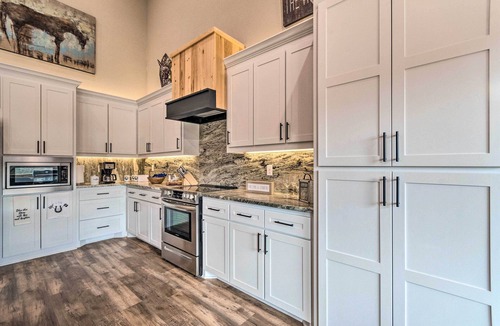 Glenwood Cabin | Upscale Riverfront Home w/Fire Pit!