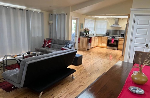 Guerneville House | Upscale Riverfront Magnificent Views & Hot Tub In Sonoma County Wine Country