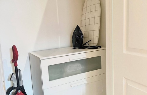 Newmarket Apartment | Upscale Spacious Private unit in Newmarket Pet-Friendly + Free Parking